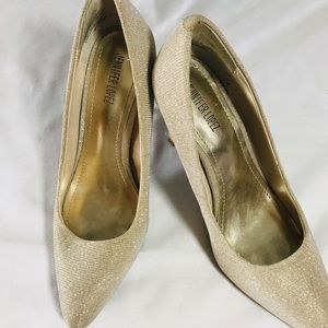 Jennifer Lopez glitter pumps